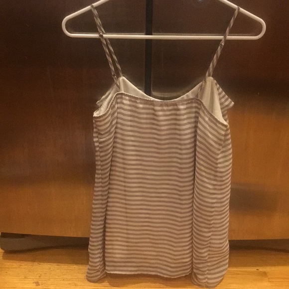 Women’s like new ruffled cami size medium - Picture 6 of 9